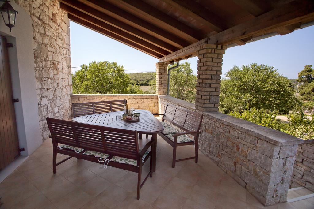 Holiday Home Stancija Becic Mugeba Exterior photo